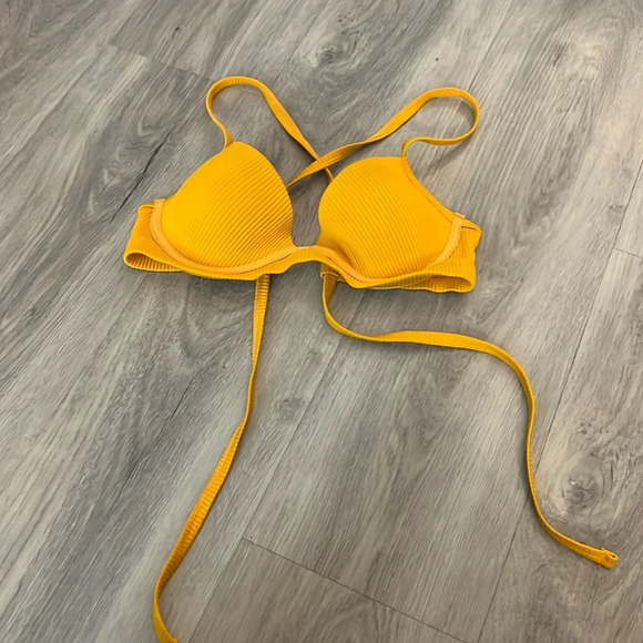 🏁 Ardene strappy yellow bikini top size  small - Picture 1 of 5